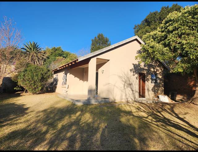 2 BEDROOM FLAT TO LET IN WENDYWOOD